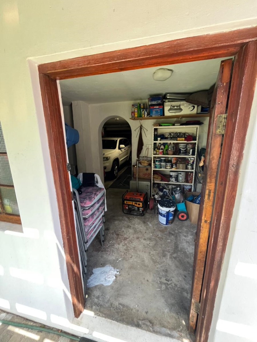 3 Bedroom Property for Sale in Cove Rock Eastern Cape